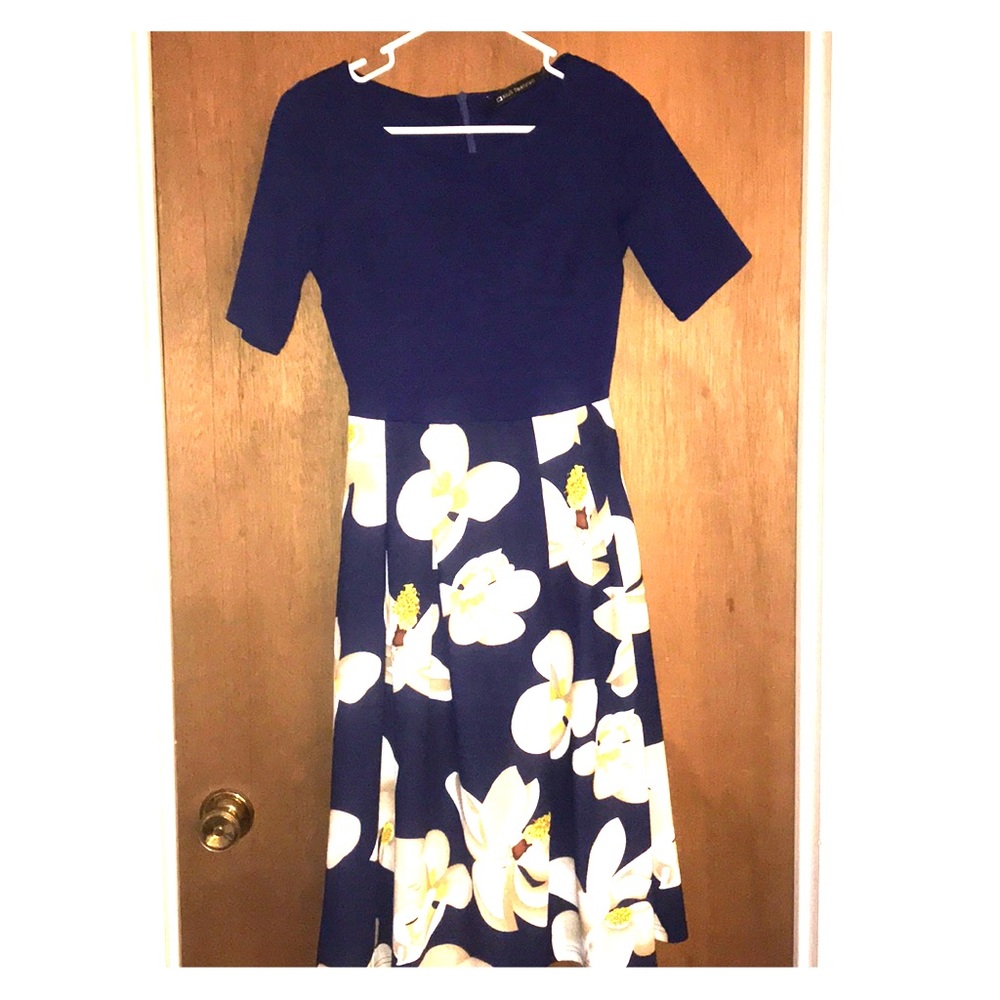 Blue Floral calf length dress is with Pockets